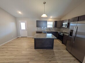 9201 E Fox Pt Ct in Bel Aire, KS - Building Photo - Building Photo