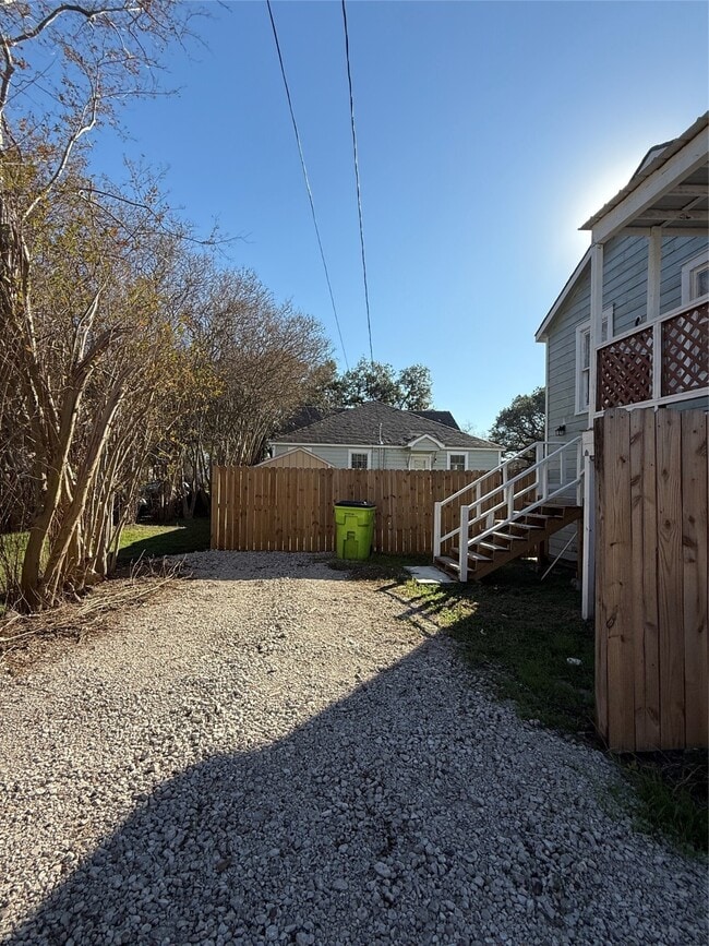 2711 Avenue G in Rosenberg, TX - Foto de edificio - Building Photo