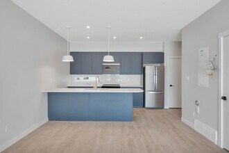 6166 Stinson Way NW in Edmonton, AB - Building Photo - Building Photo