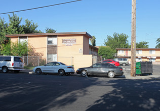 15 N Sierra Nevada St in Stockton, CA - Building Photo - Building Photo