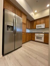 32 E Serene Ave in Las Vegas, NV - Foto de edificio - Building Photo