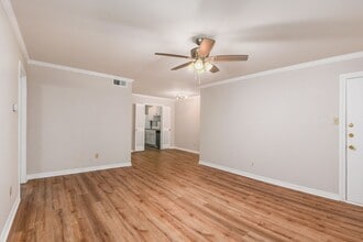 4008 Ridglea Country Club Dr in Fort Worth, TX - Foto de edificio - Building Photo