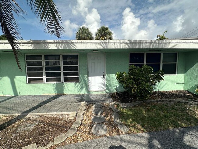 299 SE 12th Ave in Deerfield Beach, FL - Building Photo - Building Photo