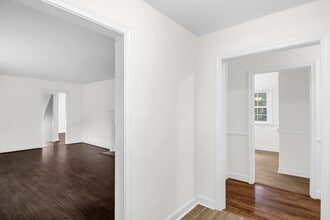 736 S Westview Dr in Winston-Salem, NC - Building Photo - Building Photo