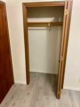 425 King Olav Ln, Unit # 2 in Iola, WI - Foto de edificio - Building Photo