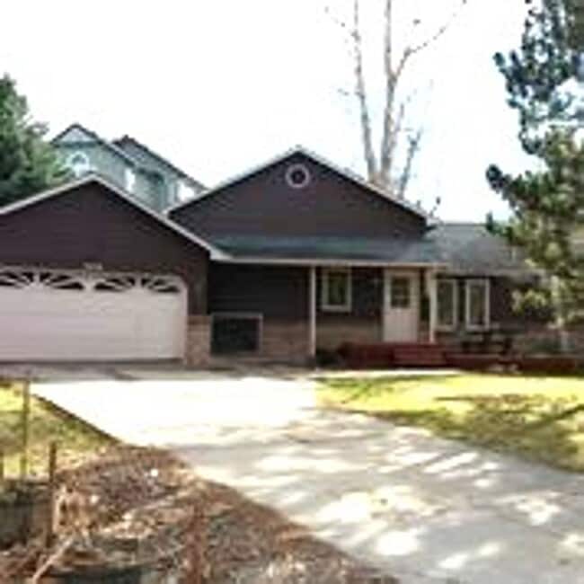 2750 Bradford Square