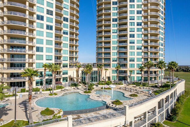 Palisade Palms in Galveston, TX - Foto de edificio - Building Photo