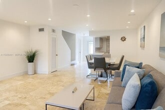 1987 NE 123rd St in North Miami, FL - Building Photo - Building Photo