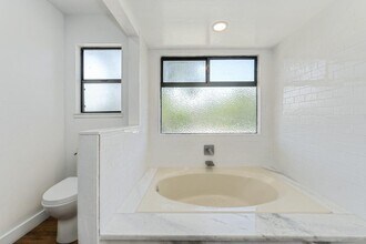 23986 Oakmont Way in Auburn, CA - Building Photo - Building Photo