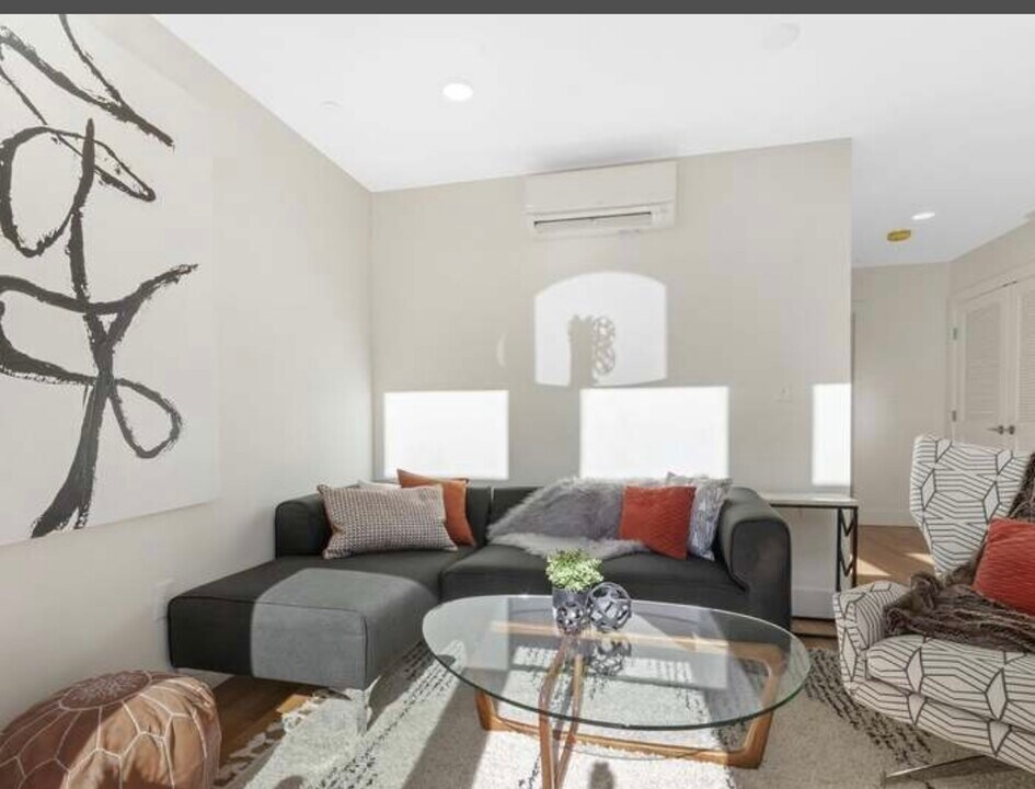 38 Colonial Ave, Unit 1 in Boston, MA - Building Photo