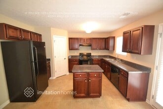 4804 Spinepoint Way in Douglasville, GA - Foto de edificio - Building Photo