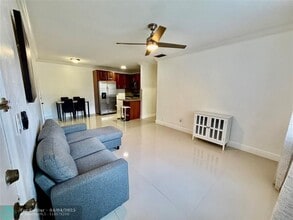 299 SW 7th St in Boca Raton, FL - Building Photo - Building Photo
