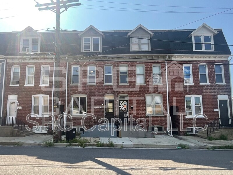 728 W Mason Ave in York, PA - Building Photo