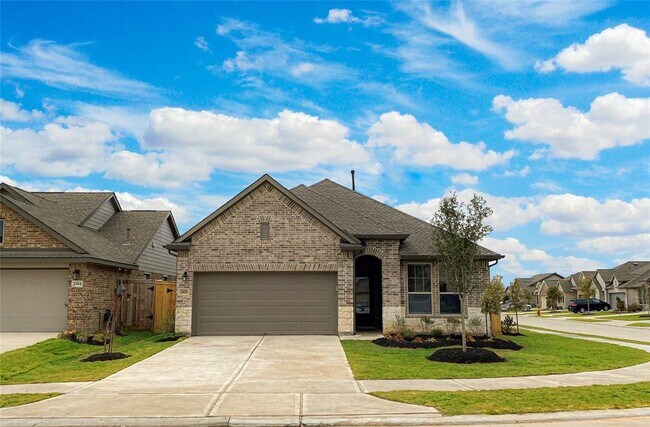 property at 2810 Chestnut Oak Cir