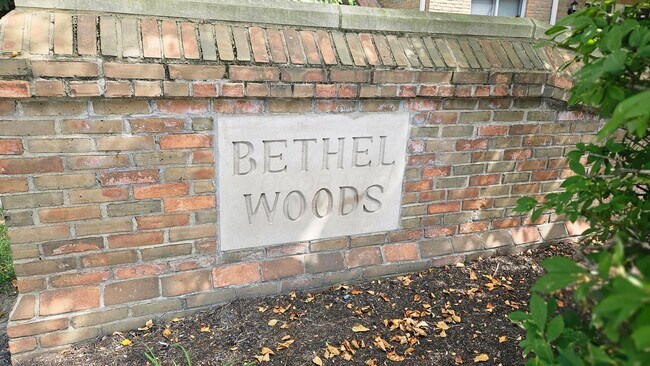 5305 Berrywood Dr in Columbus, OH - Foto de edificio - Building Photo