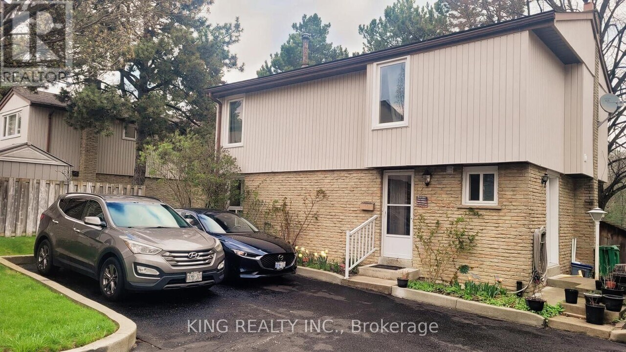 59-59 Kenninghall Blvd in Mississauga, ON - Building Photo