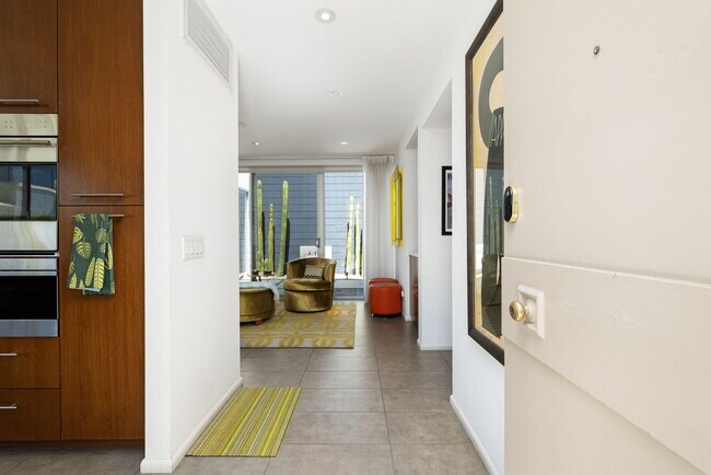 800 E La Verne Way in Palm Springs, CA - Building Photo - Building Photo