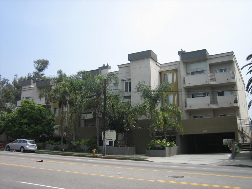 Cahuenga Heights in Los Angeles, CA - Building Photo