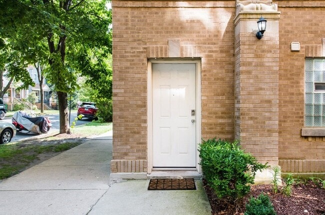 2846 N Christiana Ave in Chicago, IL - Building Photo - Building Photo