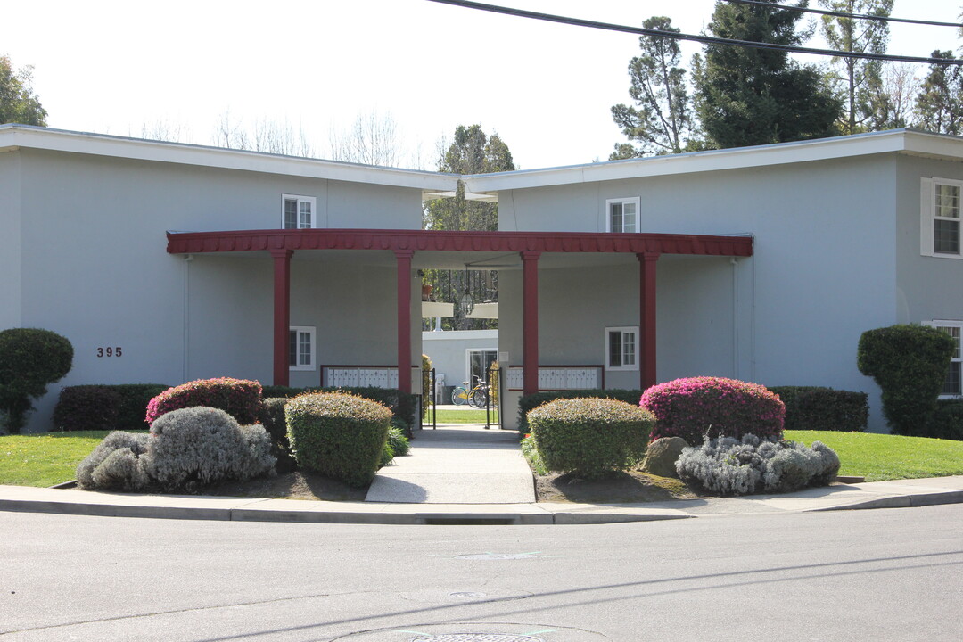 395 Sierra Vista Ave, Unit 11 in Mountain View, CA - Building Photo