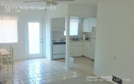 5873 Todd St-Unit -E3 in Bradenton, FL - Foto de edificio - Building Photo