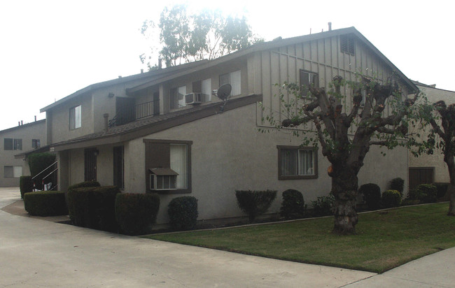 7772 10th St in Westminster, CA - Foto de edificio - Building Photo