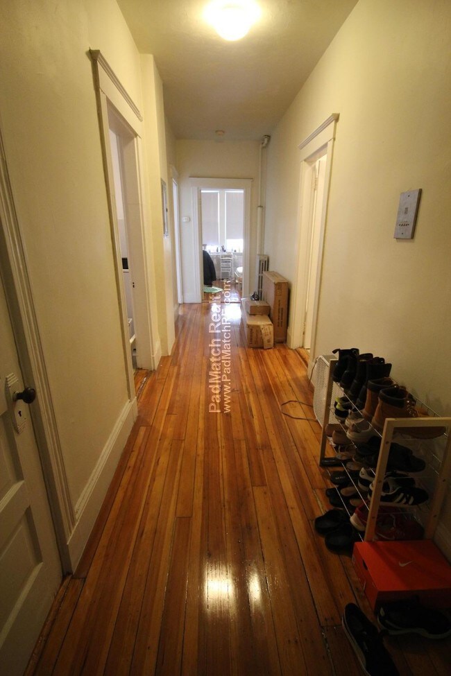 1375 Commonwealth Avenue-Unit -8 in Boston, MA - Building Photo - Building Photo
