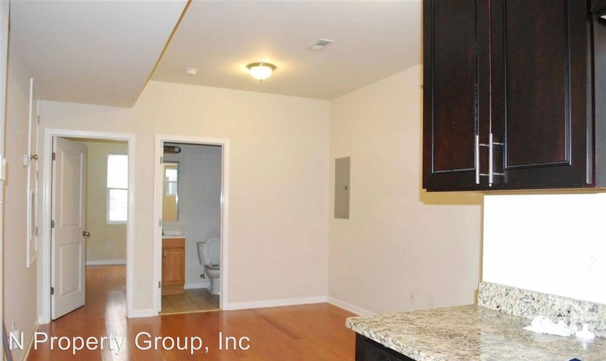 2233 N Camac St in Philadelphia, PA - Building Photo
