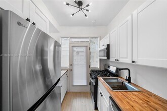 4710 Pine Tree Dr in Miami Beach, FL - Building Photo - Building Photo