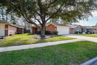11102 Kentington Oak Dr in Humble, TX - Building Photo - Building Photo