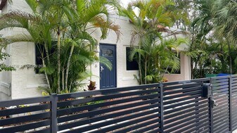 536 NE 69th St in Miami, FL - Building Photo