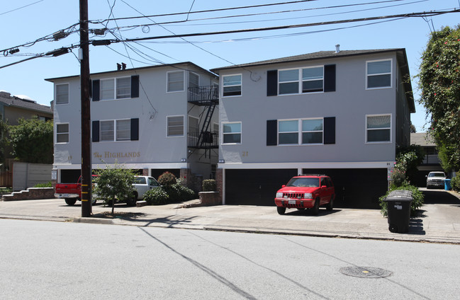 21 Highland Ave in Burlingame, CA - Foto de edificio - Building Photo