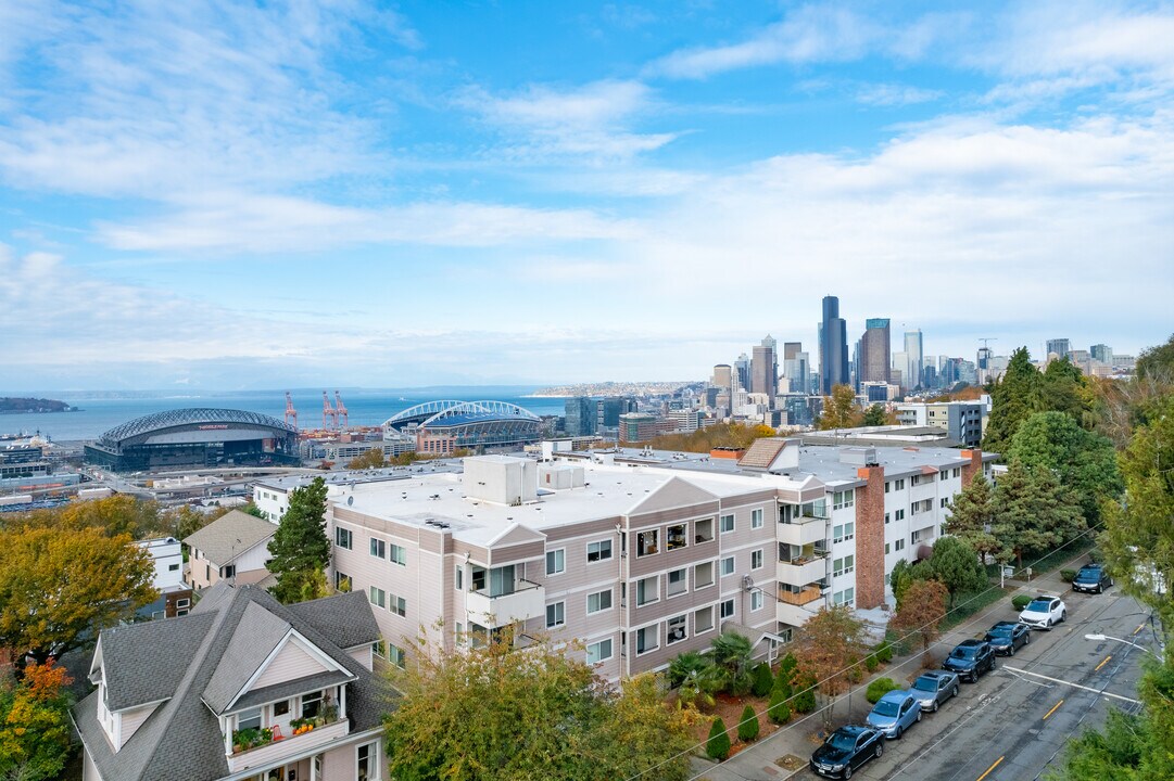 Seattle View Apartments in Seattle, WA - Building Photo