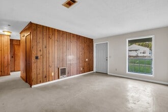 247 Grove St in West Point, MS - Building Photo - Building Photo