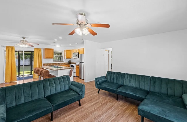 733 SE Academy Ln in Port St. Lucie, FL - Building Photo - Building Photo