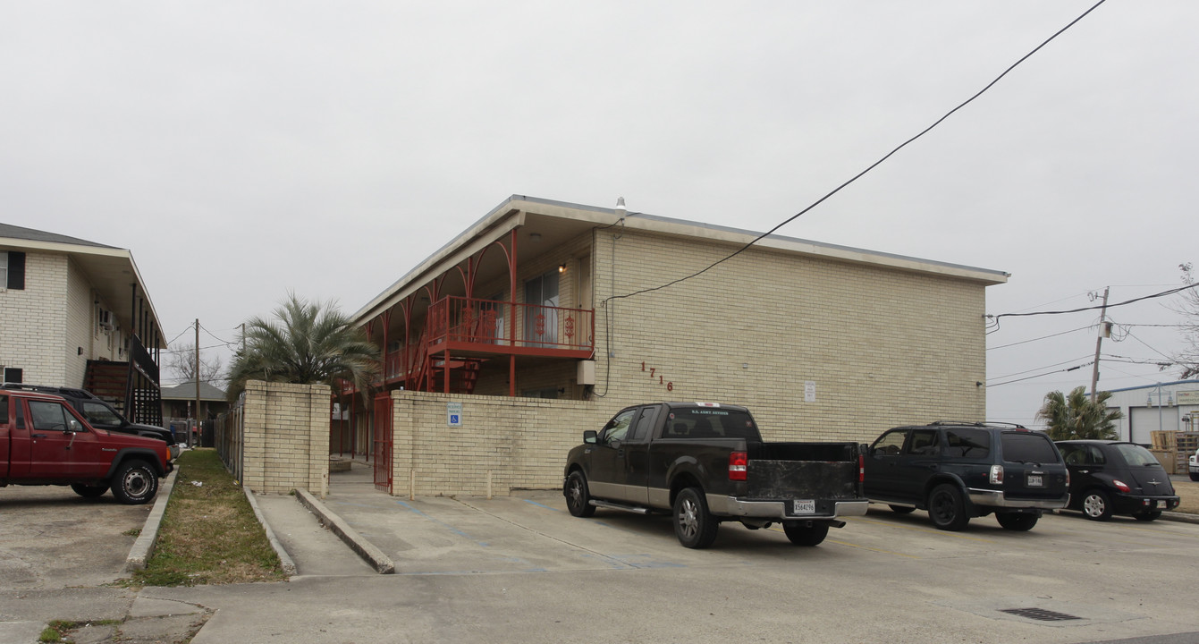 1716 Carrollton Ave in Metairie, LA - Building Photo