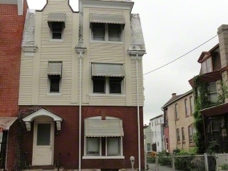 136 S 9th St in Lebanon, PA - Foto de edificio