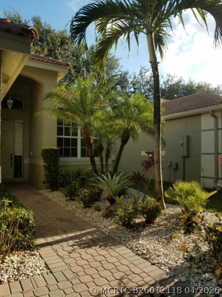 6037 Rossmoor Lakes Ct