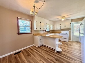 180 Decatur St in Greeneville, TN - Building Photo - Building Photo