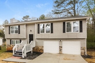 1316 Candlelite Ln in Snellville, GA - Foto de edificio - Building Photo