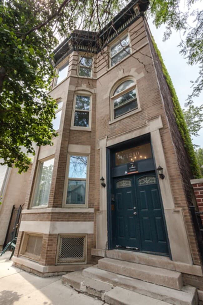 property at 1210 N Marion Ct