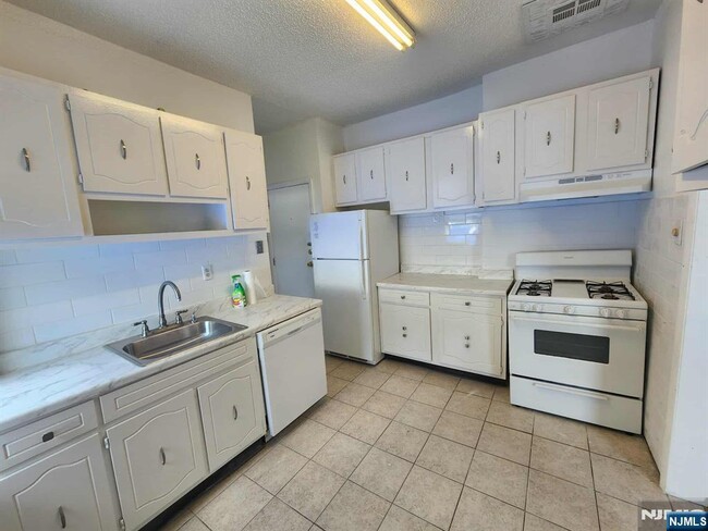 432 Kearny Ave in Kearny, NJ - Building Photo - Building Photo