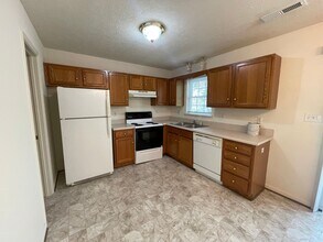 1206 Long Meadows Dr-Unit -Apt. 3 in Lynchburg, VA - Building Photo - Building Photo