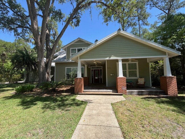 property at 702 NE 11th Ave