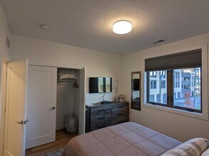 131 E Eighth St. Unit 212 in Traverse City, MI - Building Photo - Building Photo