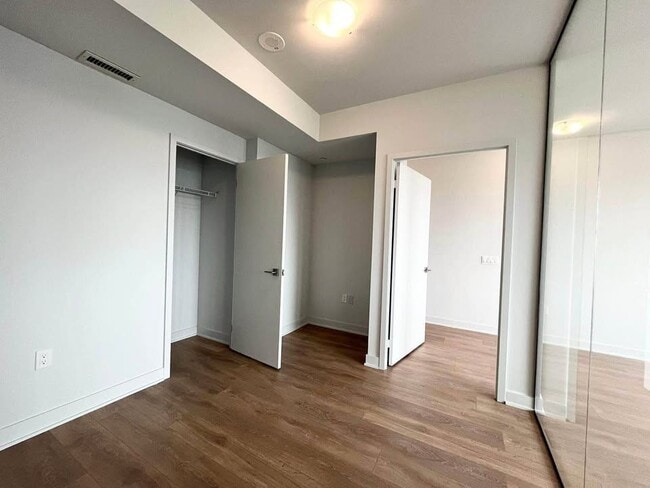 2920 Hwy 7 in Vaughan, ON - Building Photo - Building Photo