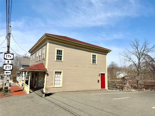 102 Ward St in Montgomery, NY - Building Photo - Building Photo