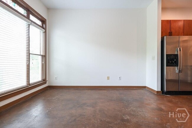 250 Martha Dr in Athens, GA - Building Photo - Building Photo