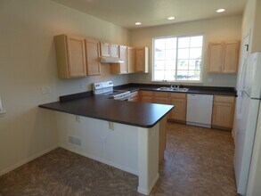 791 Lakebrook Ct in Windsor, CO - Building Photo - Building Photo