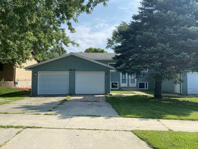2825 56th St NW, Unit C in Rochester, MN - Building Photo - Building Photo